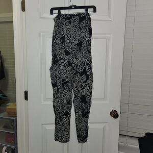 Mudd Size Medium Jumpsuit Sleeveless Black White Womens Floral Abstract Print